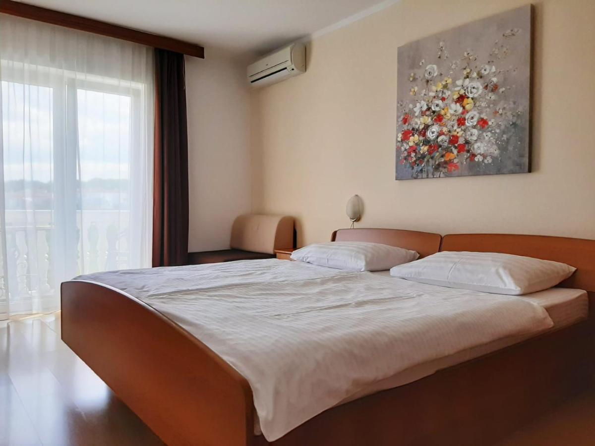 Pansion Katarina Bed & Breakfast Malinska Luaran gambar